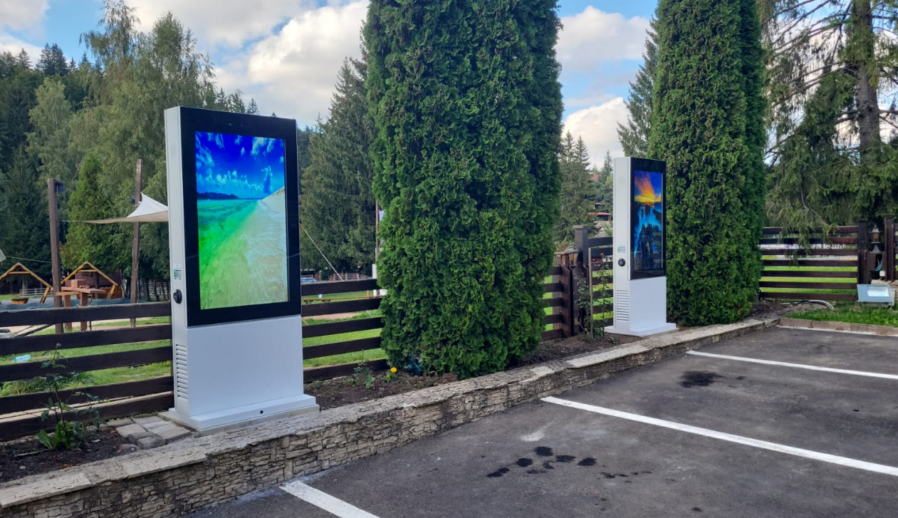 Outdoor digital signage